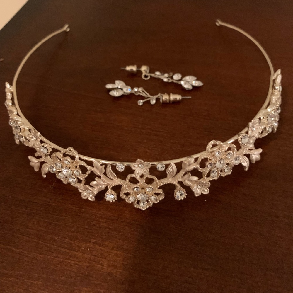 Gold Brush Tiara/Gold with Marquise Crystal set of earrings